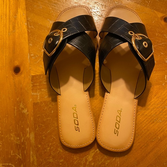 Soda Shoes - Brand new cute sandals